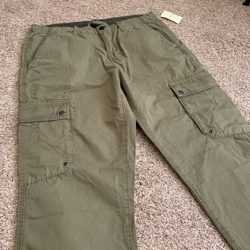 *SOLD* Lucky Brand Men’s Olive Khaki Cargo Pants - Picture 4 of 6